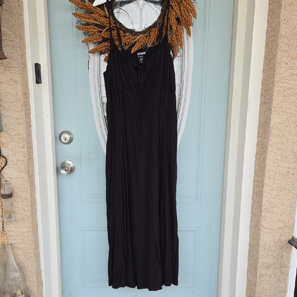 Hot Topic Black Midi Dress